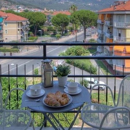 Apartamento Ad Un Passo Da… Pietra Ligure Exterior foto